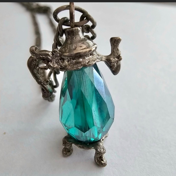 Elegant Silver Necklace with Teal Pendant - Picture 4 of 5